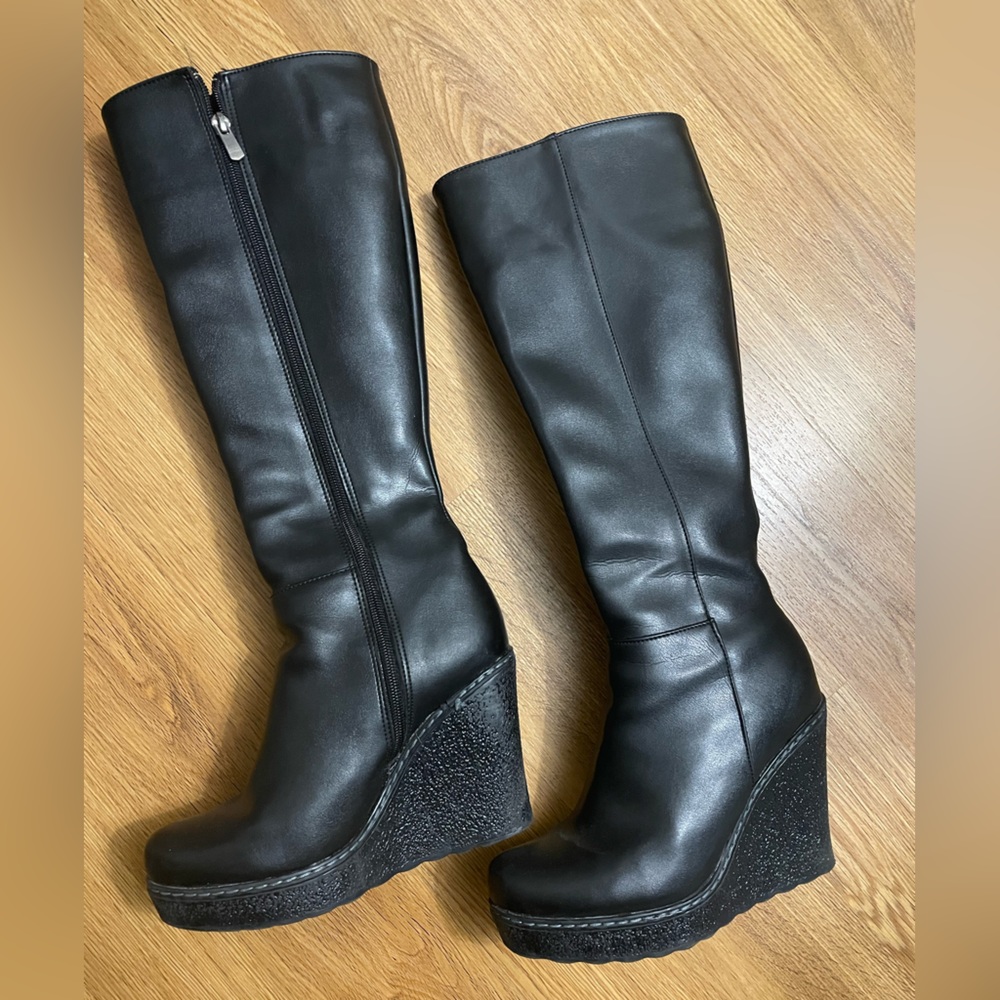 Chunky knee-high boots size 7